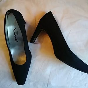 Nina black shoes w sculptured heels-sz 9 1/2